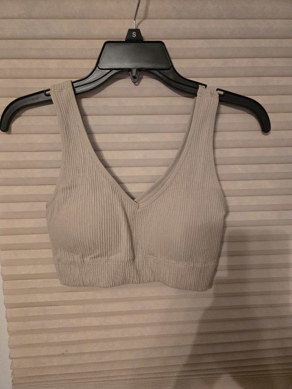 Ribbed V-Neck Seamless Bralette - Light Taupe